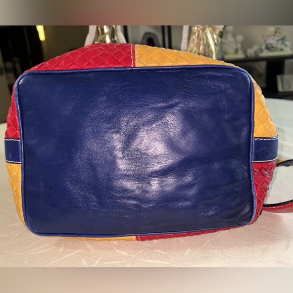 Bottega Veneta multicolour Woven Bucket Bag - Picture 4 of 17